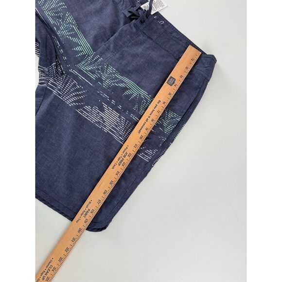 Travis Mathew Men's Parked The Shark Swim Trunk Boardshorts Pockets Size 36 - Picture 11 of 14